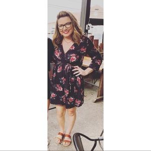 👑 Xhilaration floral wrap dress 👑